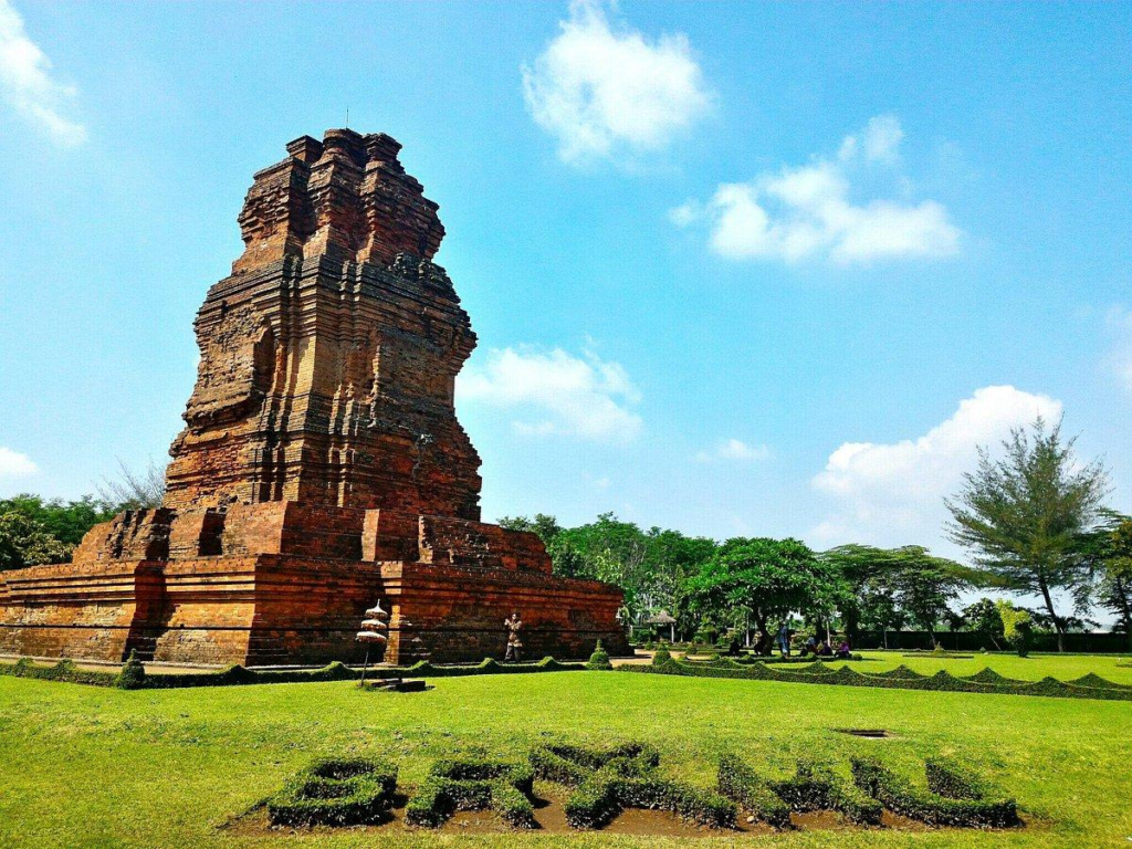 Wisata Sejarah Mojokerto Peninggalan Kerajaan Majapahit