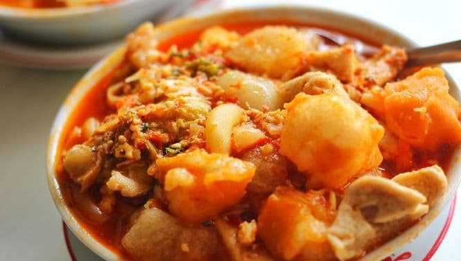 Penggemar Makanan Pedas? Intip 10 Makanan Terpedas di Indonesia Ini! Berani Coba?