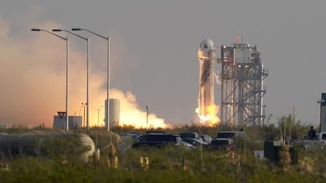 Ke Luar Angkasa? Kenali Misi Blue Origin Jeff Bezos Berikut !