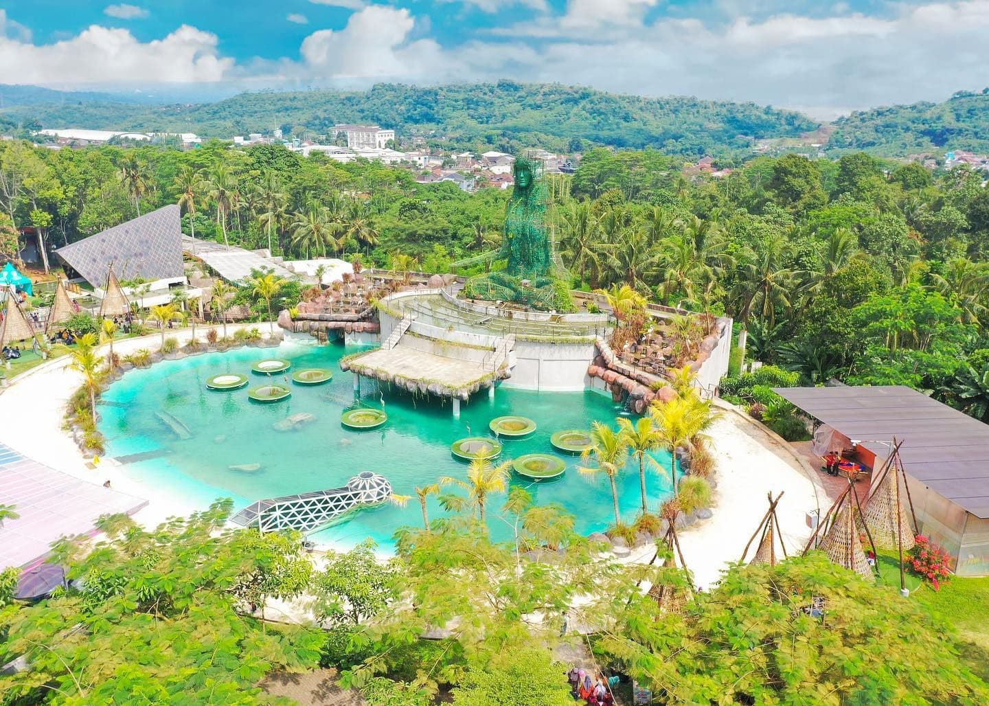 Warna-Warni Wahana dan Spot Foto di Ecopark Dusun Semilir, Semarang!