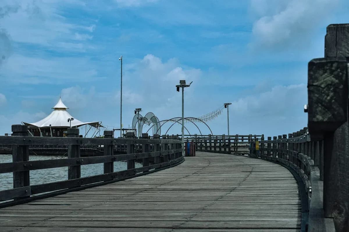 10 Tempat Liburan di Ancol: Dari Pantai sampai Taman Hiburan!