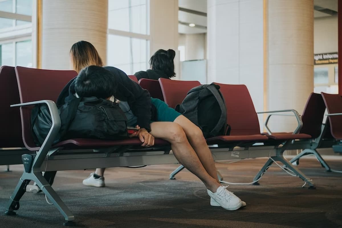 Mengenal Apa itu Jet Lag dan Cara Mengatasinya Saat Liburan