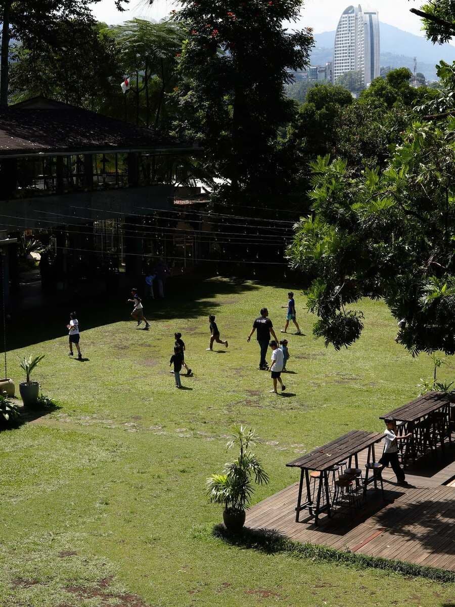 Nara Park Bandung, Destinasi Kuliner dan Healing di Bandung