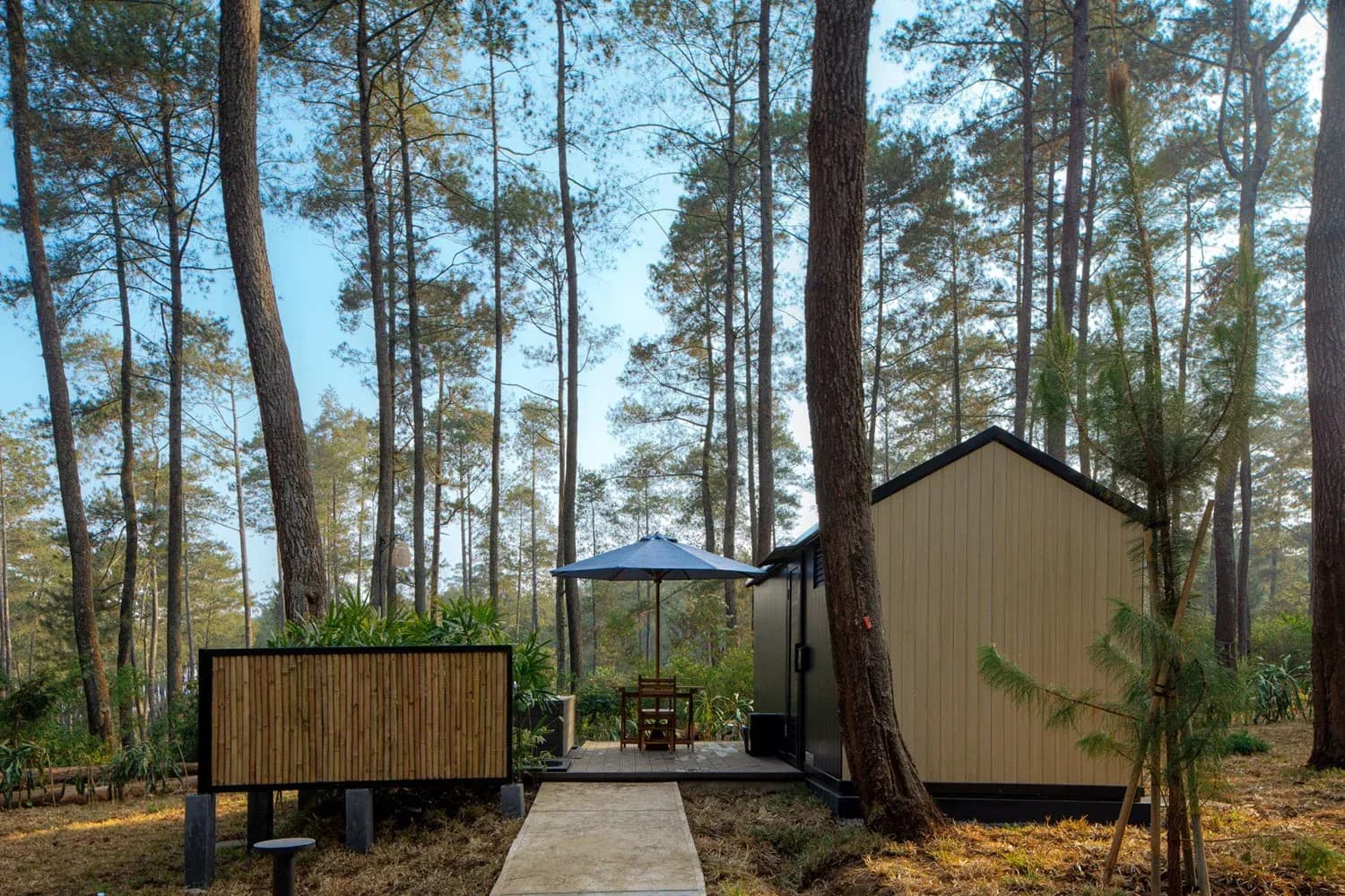 4 Rekomendasi Glamping di Cikole Bandung, Tenang dan Adem!