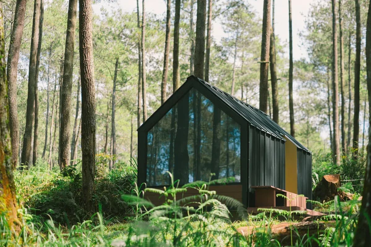 Pengalaman Menginap di Bobocabin Cikole, Bandung