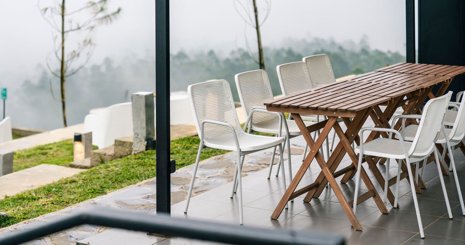 Tempat Wisata yang Cocok Dikunjungi Ketika Musim Hujan Seperti di Film-film