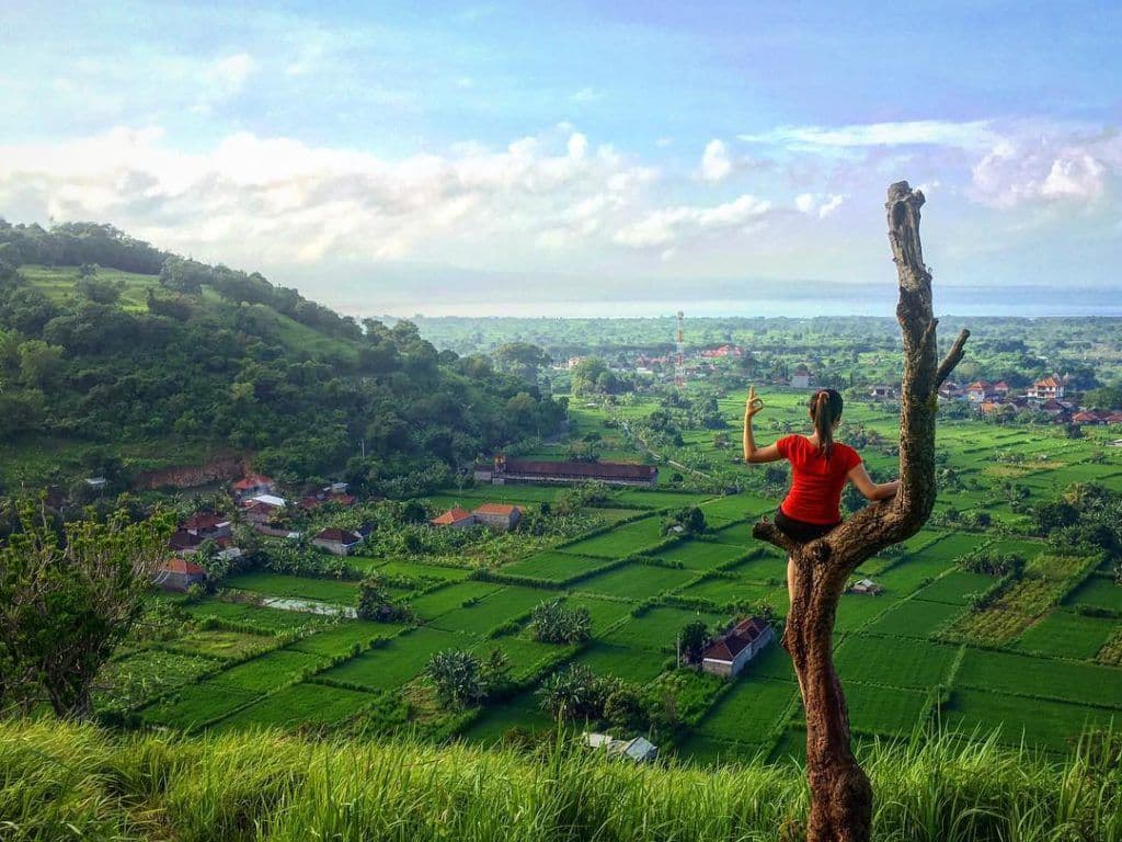 Bukit Paling Cantik di Bali dengan Pemandangan yang Tak Terlupakan!