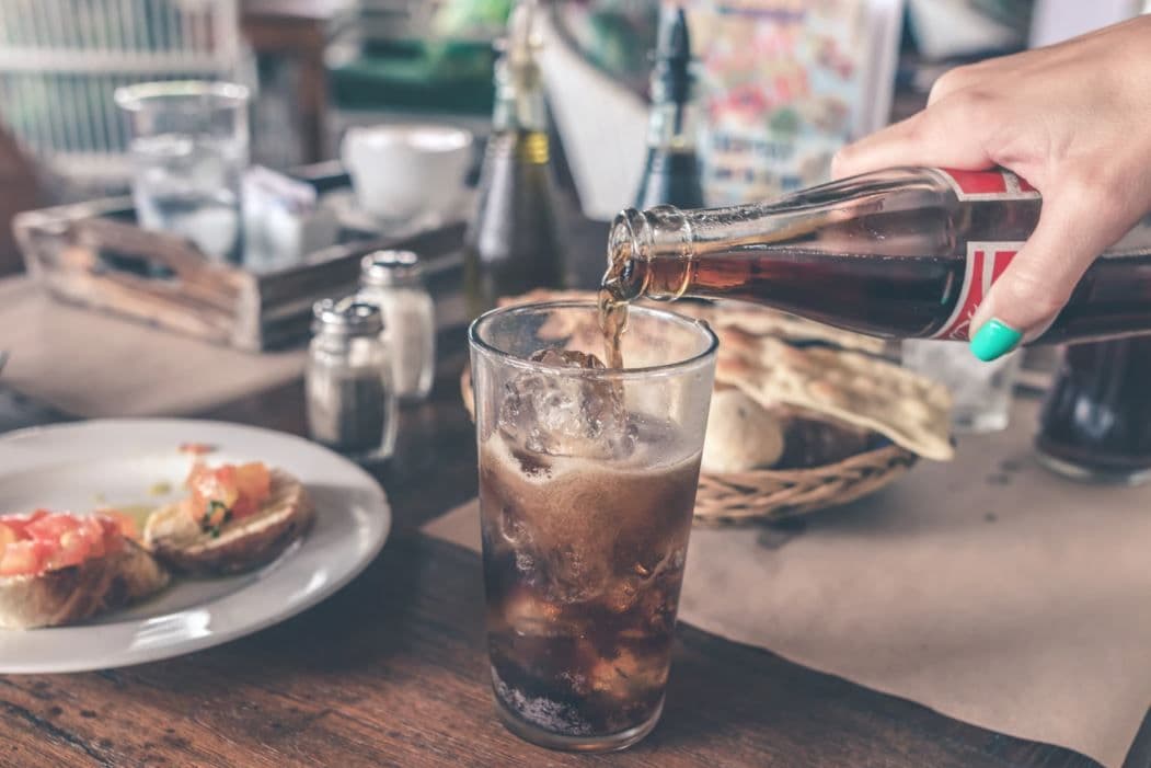 10 Bahaya Minuman Bersoda Bila Dikonsumsi Keseringan!
