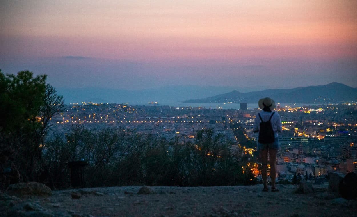 Yuk Nongkrong di 7 Rekomendasi Rooftop Cafe Bandung dengan City View yang Keren!