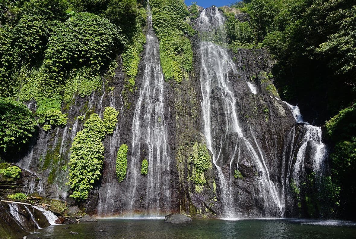 Pesona Keindahan Alam di Air Terjun Banyumala di Utara Bali