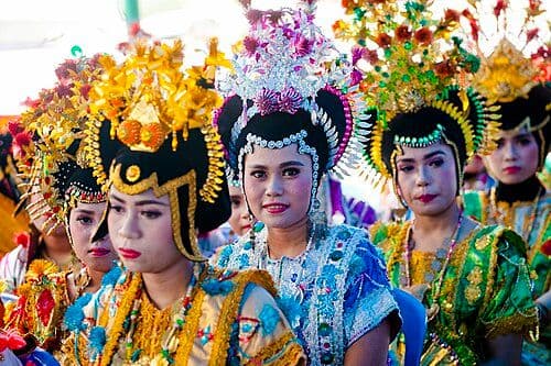 Mengenal Suku Buton, Suku Bermata Biru di Indonesia