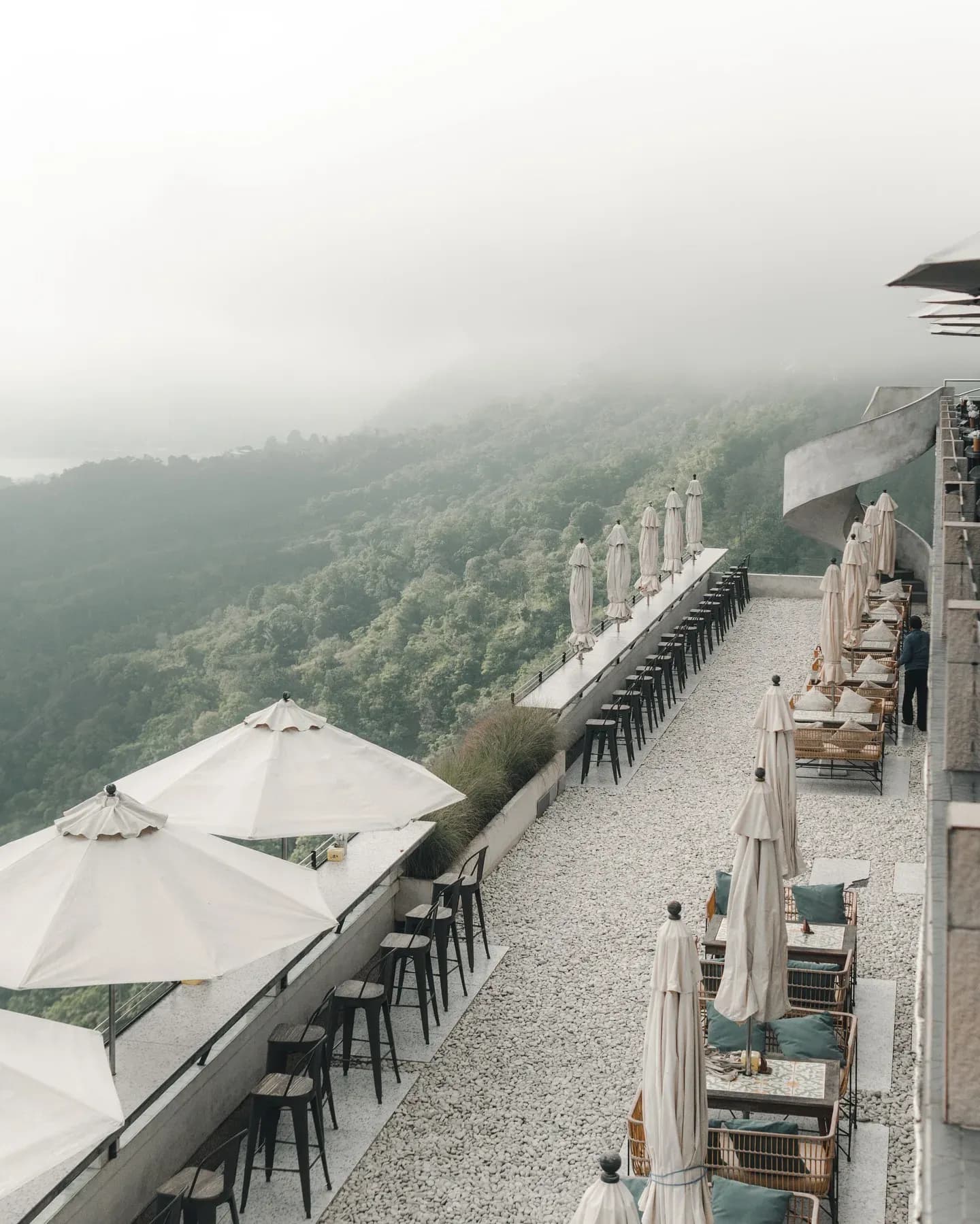 Grand Puncak Sari: Spot Nongkrong Cantik View Gunung Batur