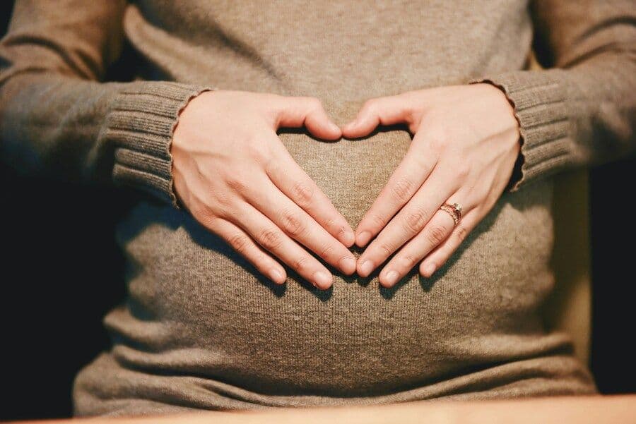 8 Cara Mengatasi Susah Tidur pada Ibu Hamil, Ampuh Banget!