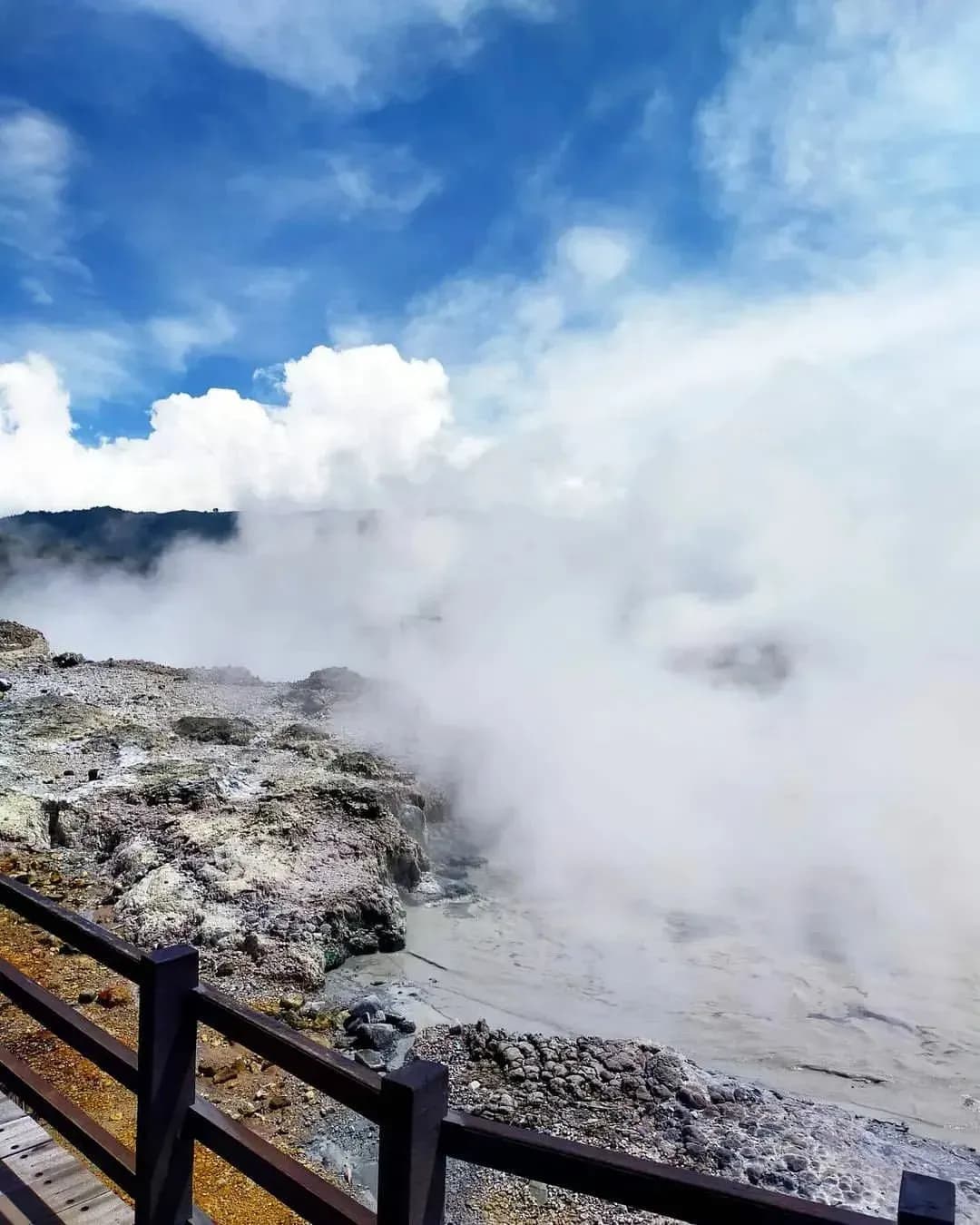 Wisata ke Kedalaman Bumi di Kawah Sikidang Dieng