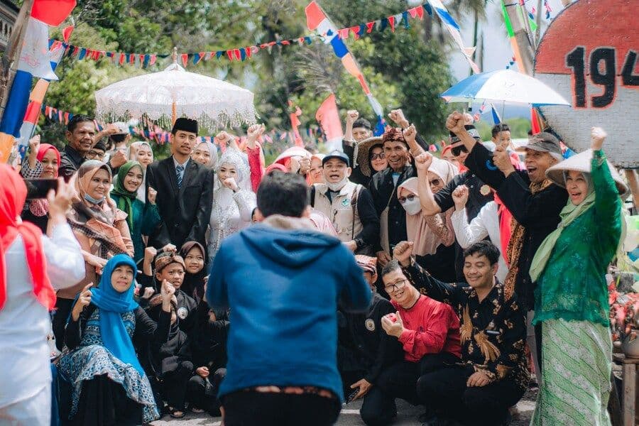 14 Ide Lomba Agustusan Ibu-Ibu Unik, Lucu & Bikin Heboh