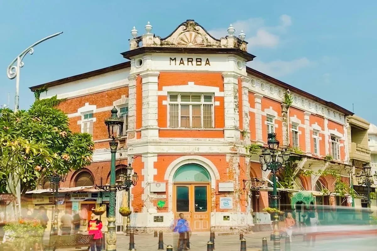 6 Spot Foto Kota Lama Semarang Paling Ikonik, Serasa di Belanda!