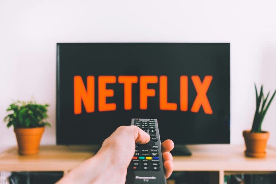 7 Film Netflix Sedih yang Berhasil Bikin Bob Cirambay!