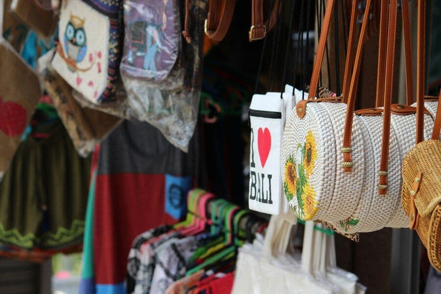 15 Tempat Belanja Oleh-Oleh Bali Paling Lengkap