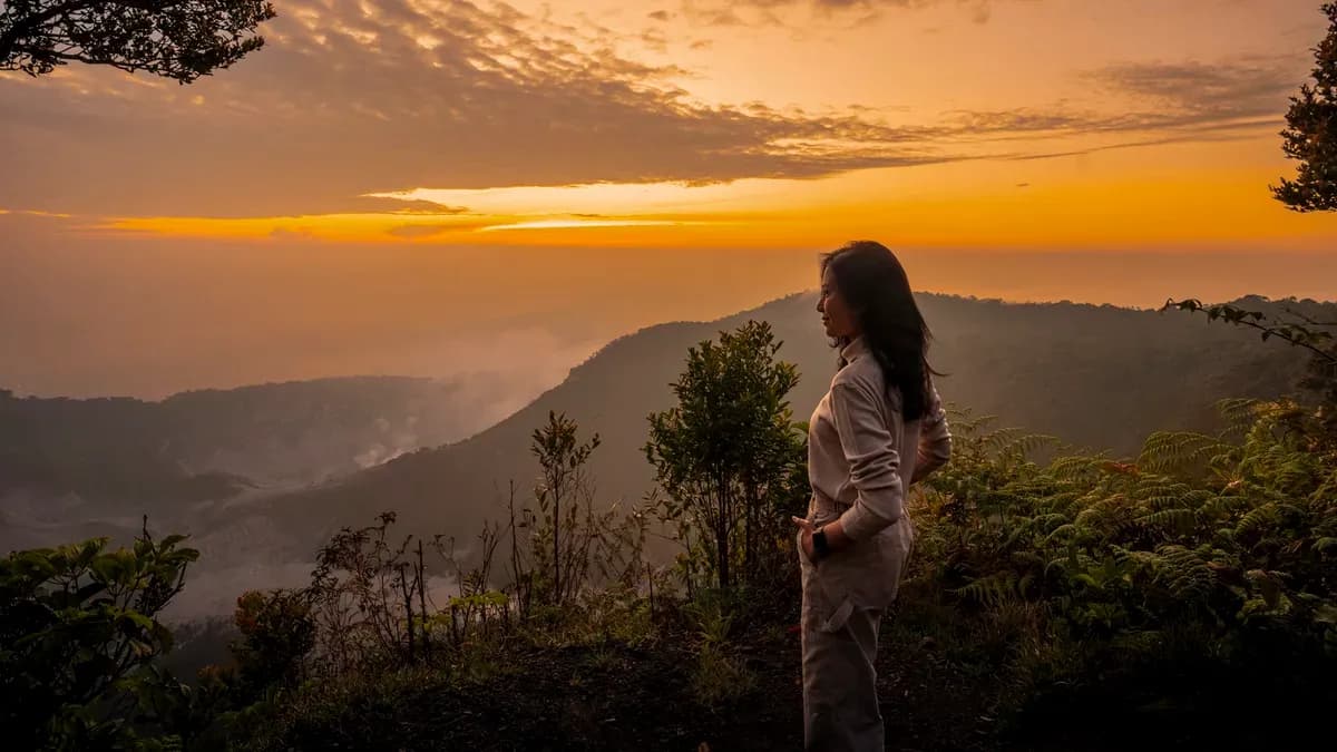 Pemandangan yang Tak Terkalahkan, Ini Dia 7 Spot Sunrise Bandung Wajib Dikunjungi!