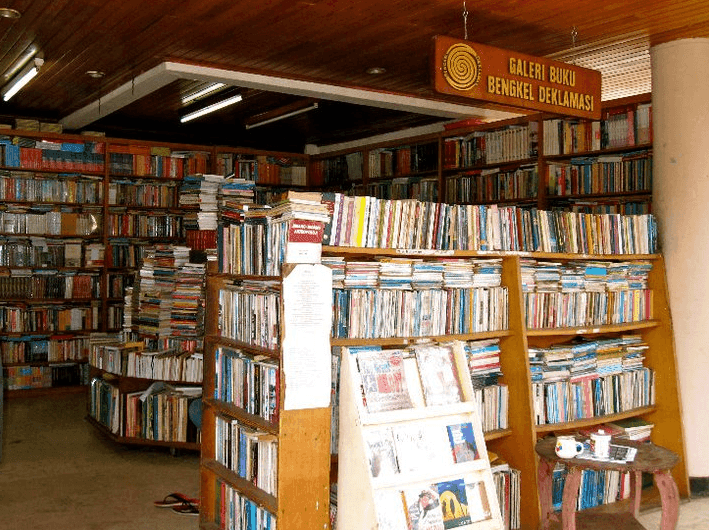 5 Tempat Wisata Jakarta Ini Akan Memanjakan Kalian Para Book Lover!