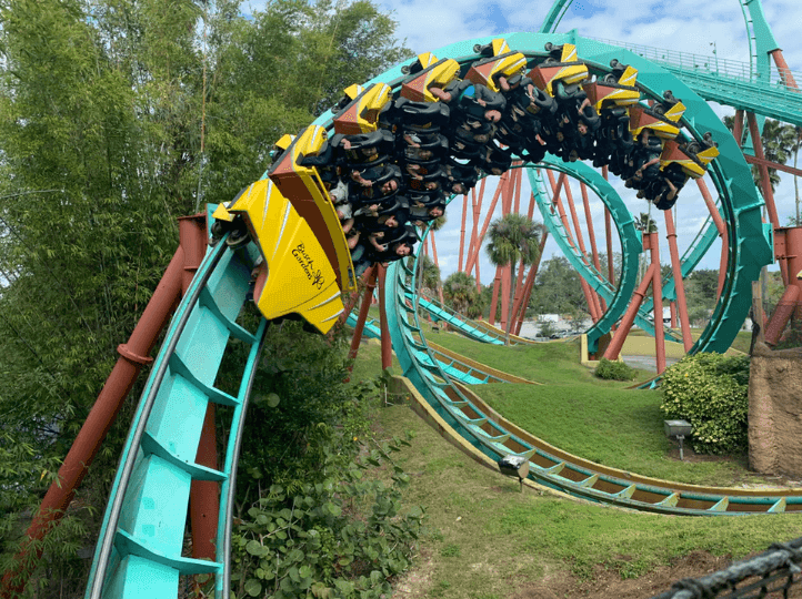 10 Taman Bermain Terbesar di Dunia, Seru Banget!