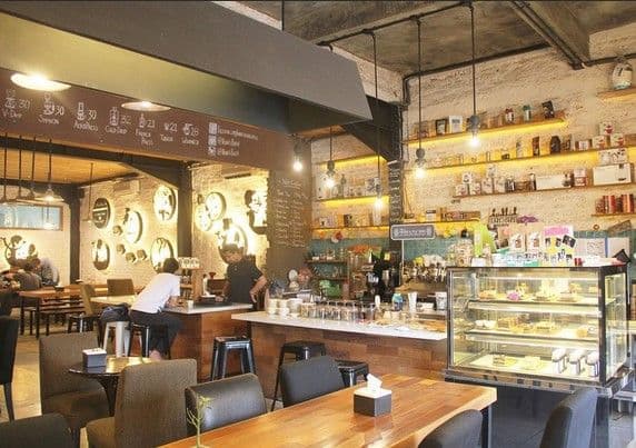Rekomendasi Tempat Nongkrong Minum Kopi di Bandung