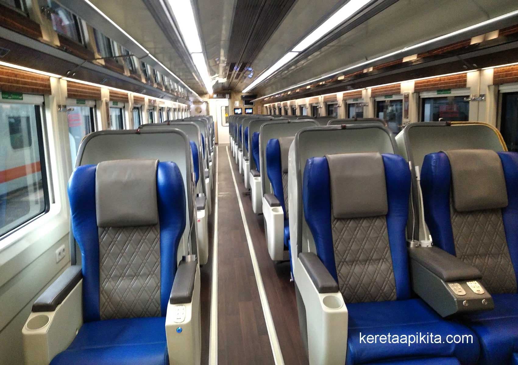 Review Kereta Api Gajayana Luxury yang Nyaman dan Mewah