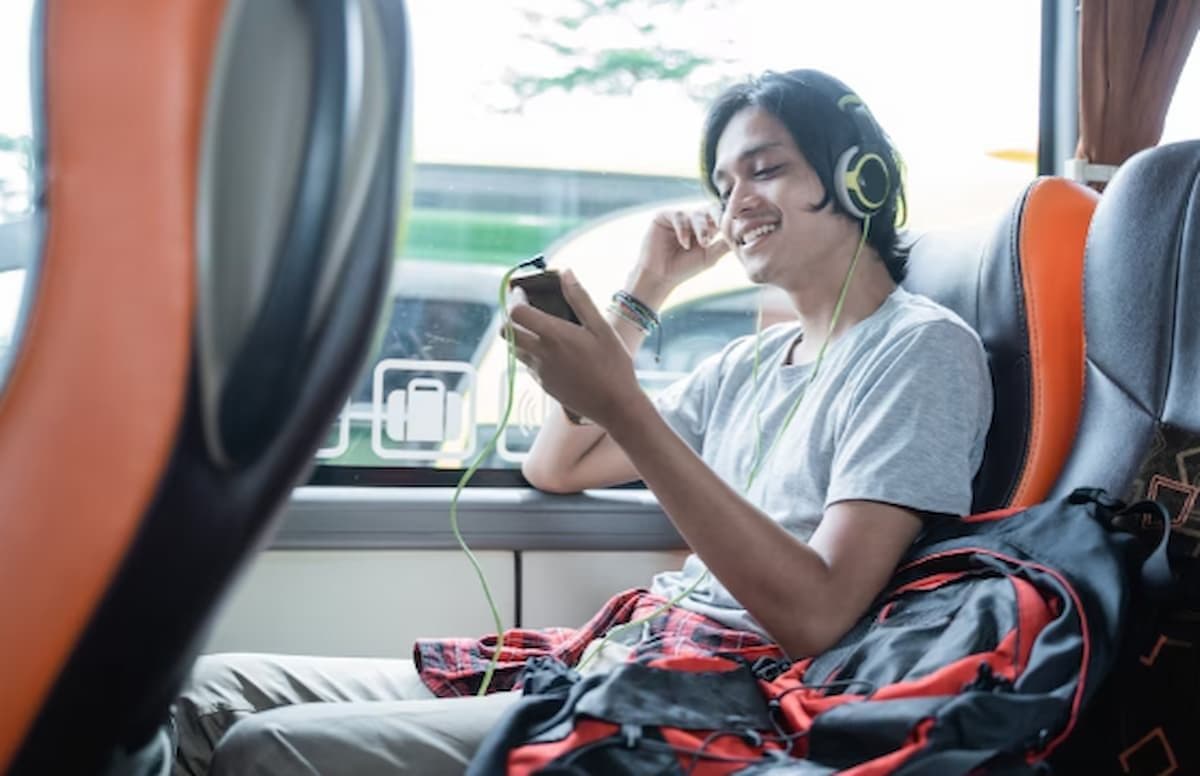 19 Tips Perjalanan Jauh Naik Bus Agar Nyaman Saat Mudik