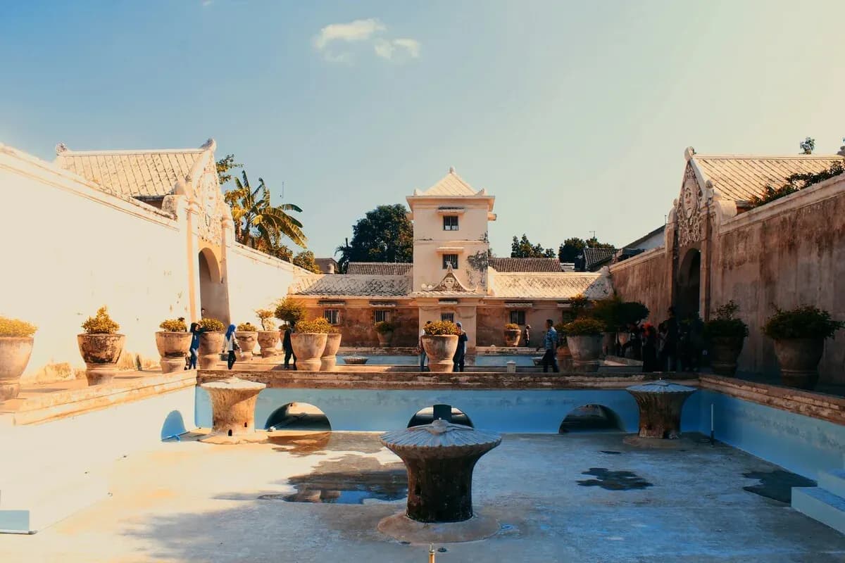 17 Ide Liburan Akhir Tahun Paling Seru dan Berkesan