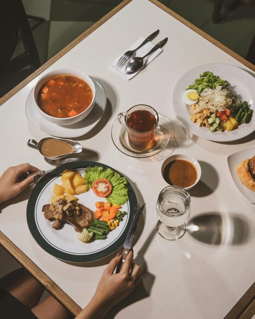 Culinary Delights: 15 Best Restaurants in Semarang