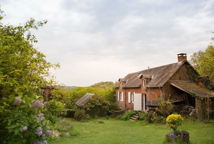 Sulap Hunianmu Jadi Makin Aesthetic ala Pedesaan Inggris dengan Gaya Rumah Cottagecore