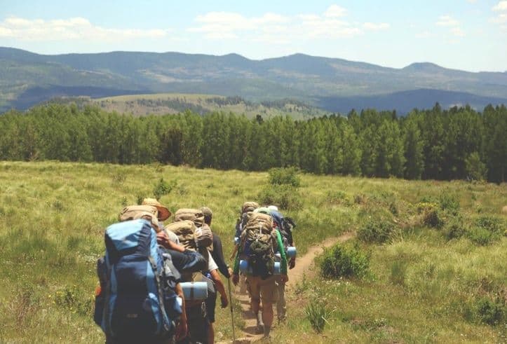 Pecinta Alam? Ini 6 Perlengkapan Mendaki Gunung untuk Pemula