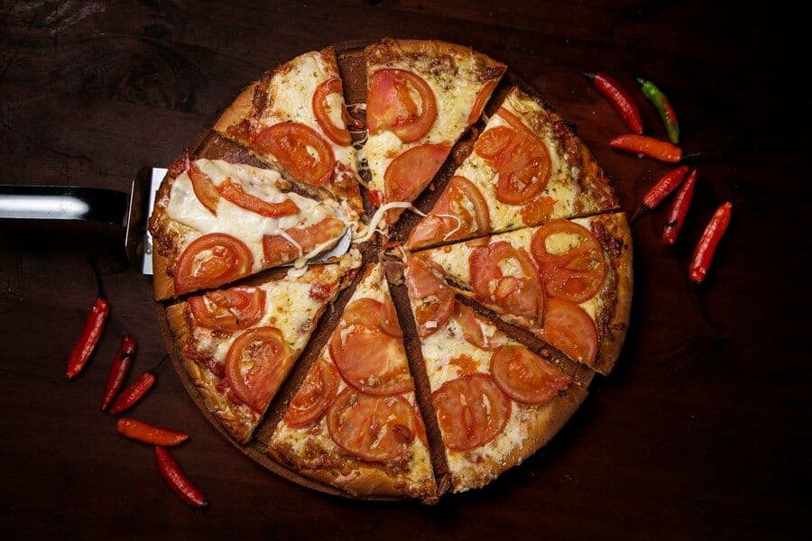 6 Pizza Unik di Dunia yang Punya Bentuk Tak Biasa