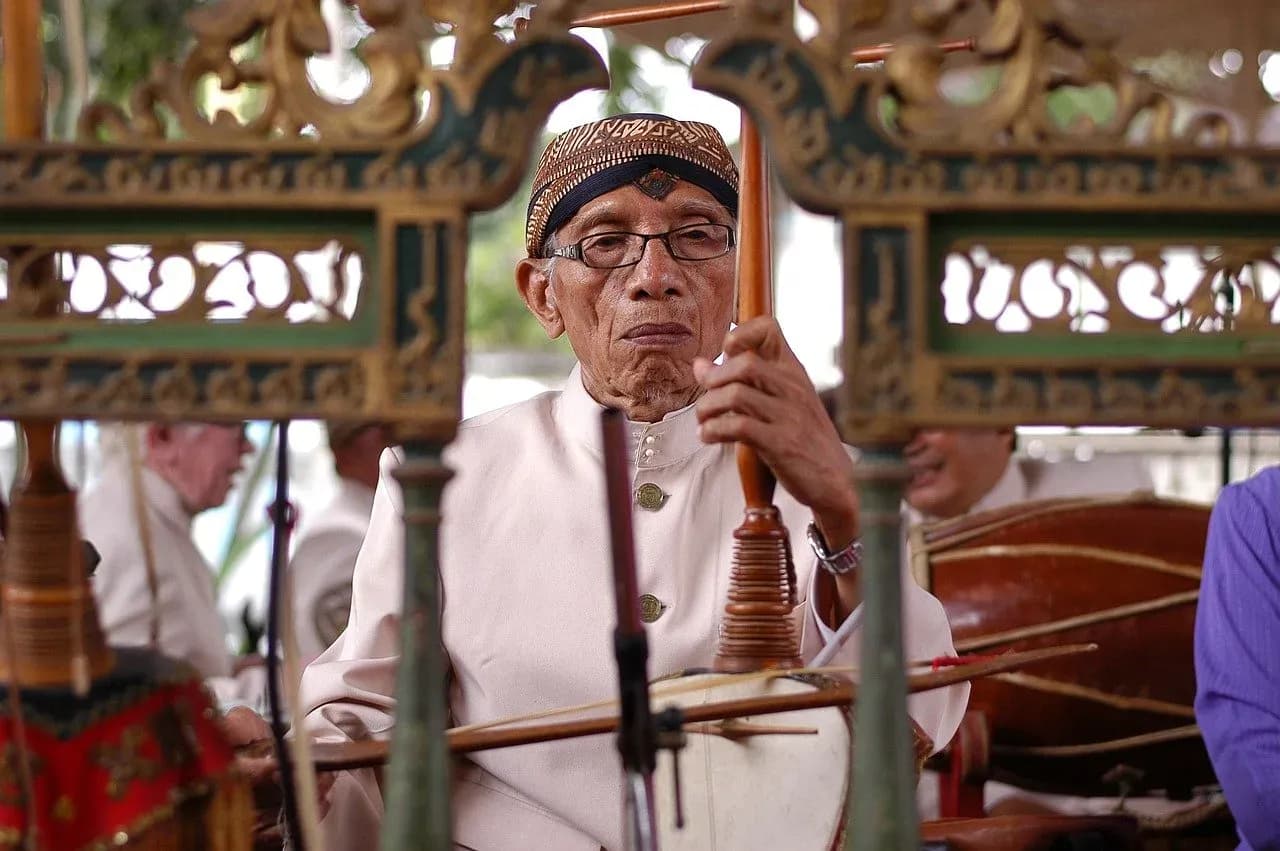 Mengenal 12 Alat Musik Jawa Timur dan Cara Memainkannya