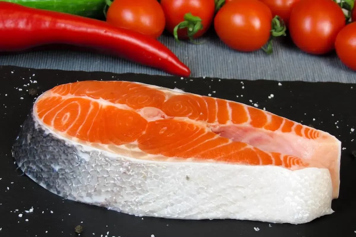 Bagaimana Cara Memasak Salmon Agar Tidak Amis?