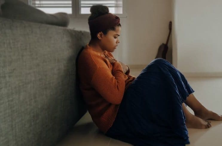 5 Cara Menghadapi Social Anxiety Saat Kumpul Keluarga