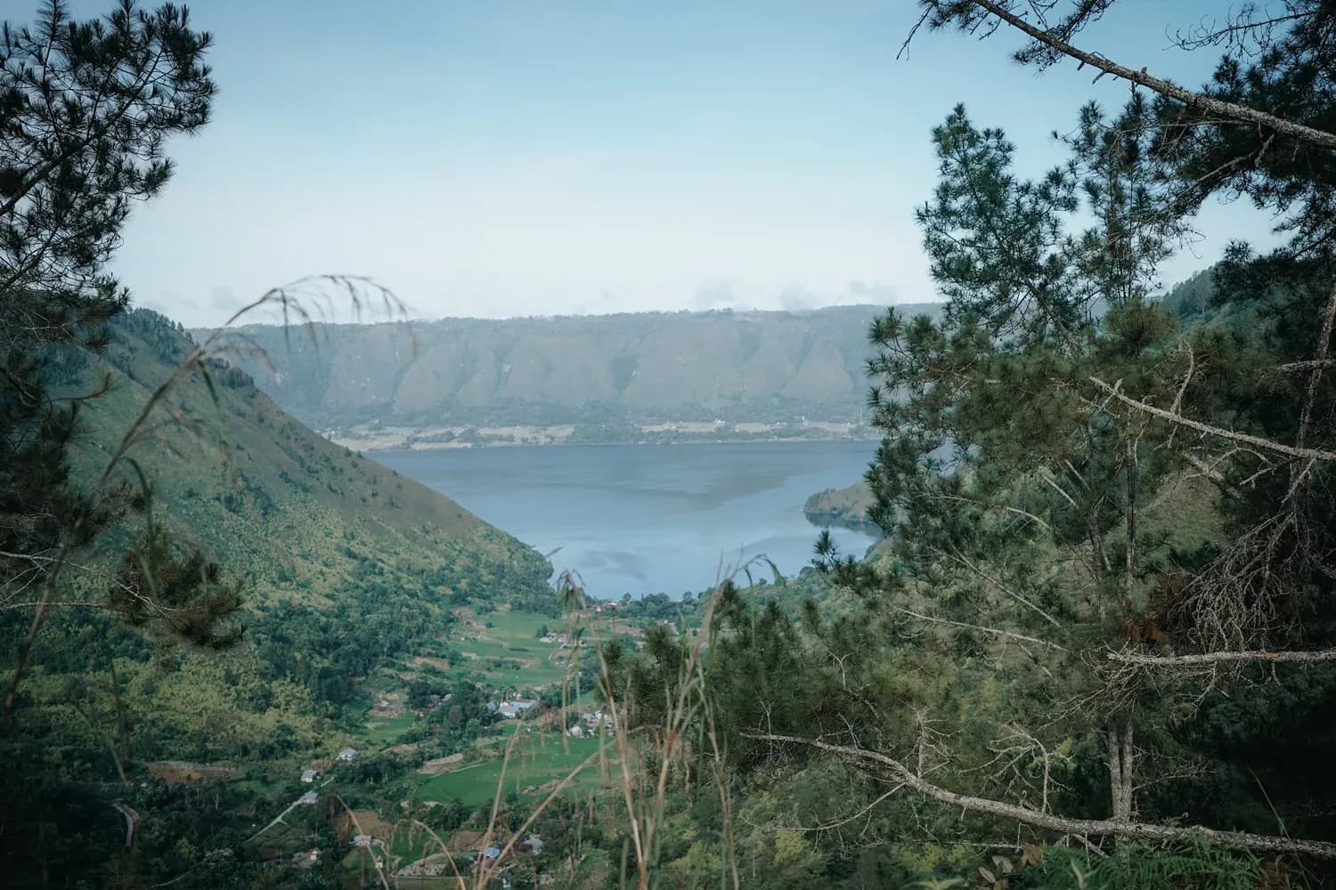 Bagaimana Cara ke Danau Toba dari Bandara Kualanamu?