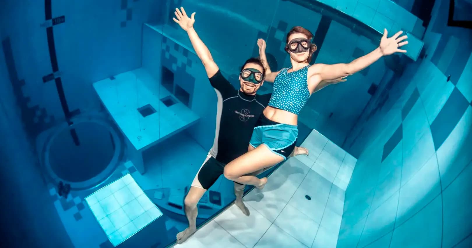 Hobi Diving? Intip 6 Fakta Kolam Renang Terdalam di Dunia, yuk!