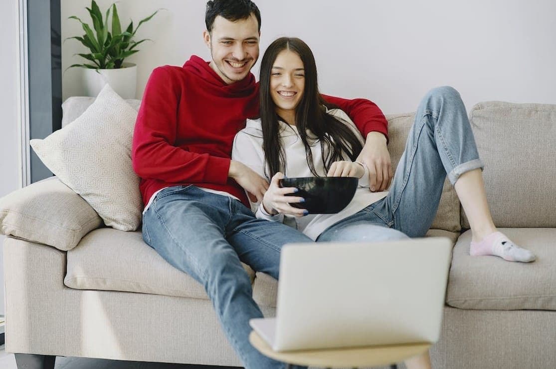 10 Rekomendasi Drama Korea Komedi yang Wajib Masuk Watchlist Kamu. Terbaik!