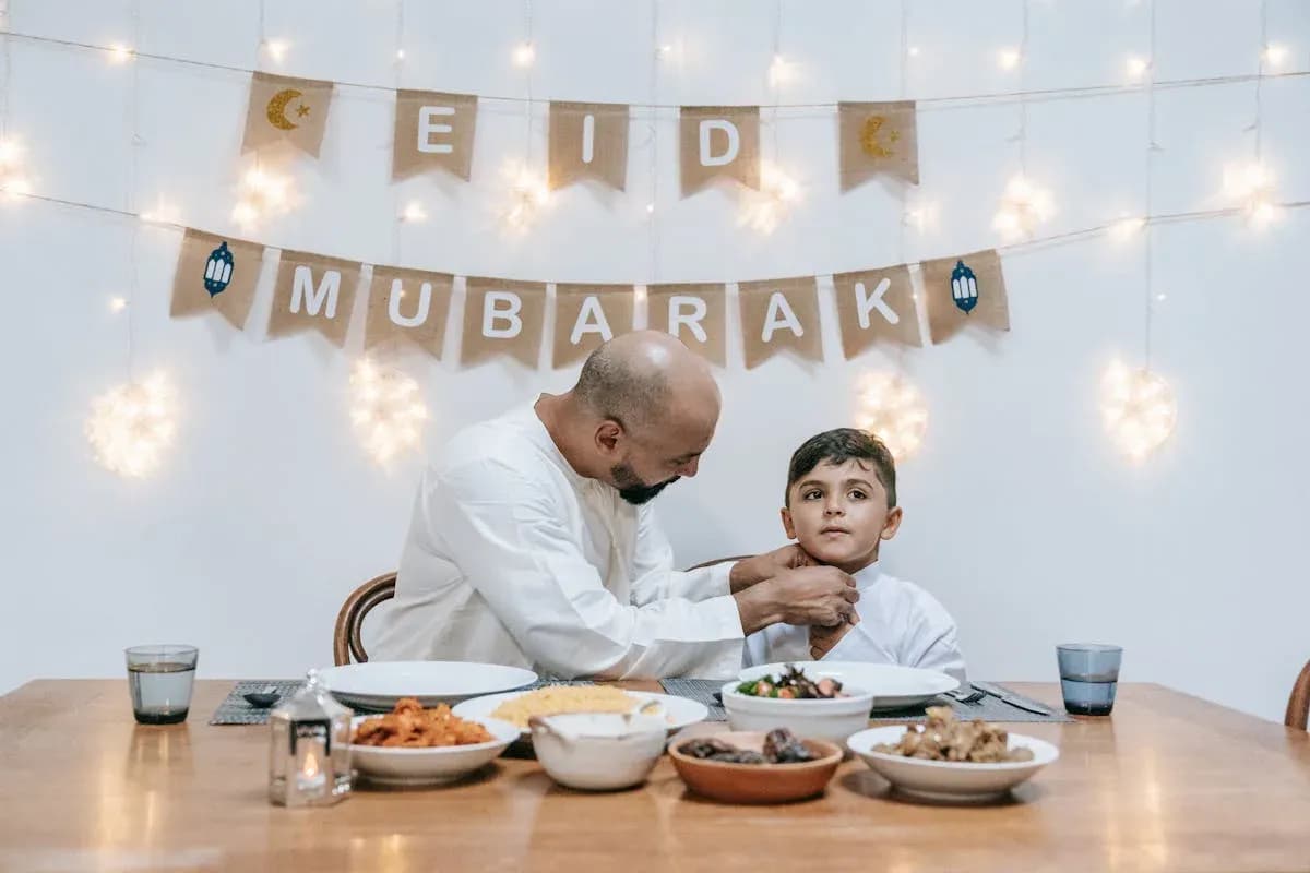 9 Ide Foto Keluarga Lebaran Unik dan Tak Terlupakan