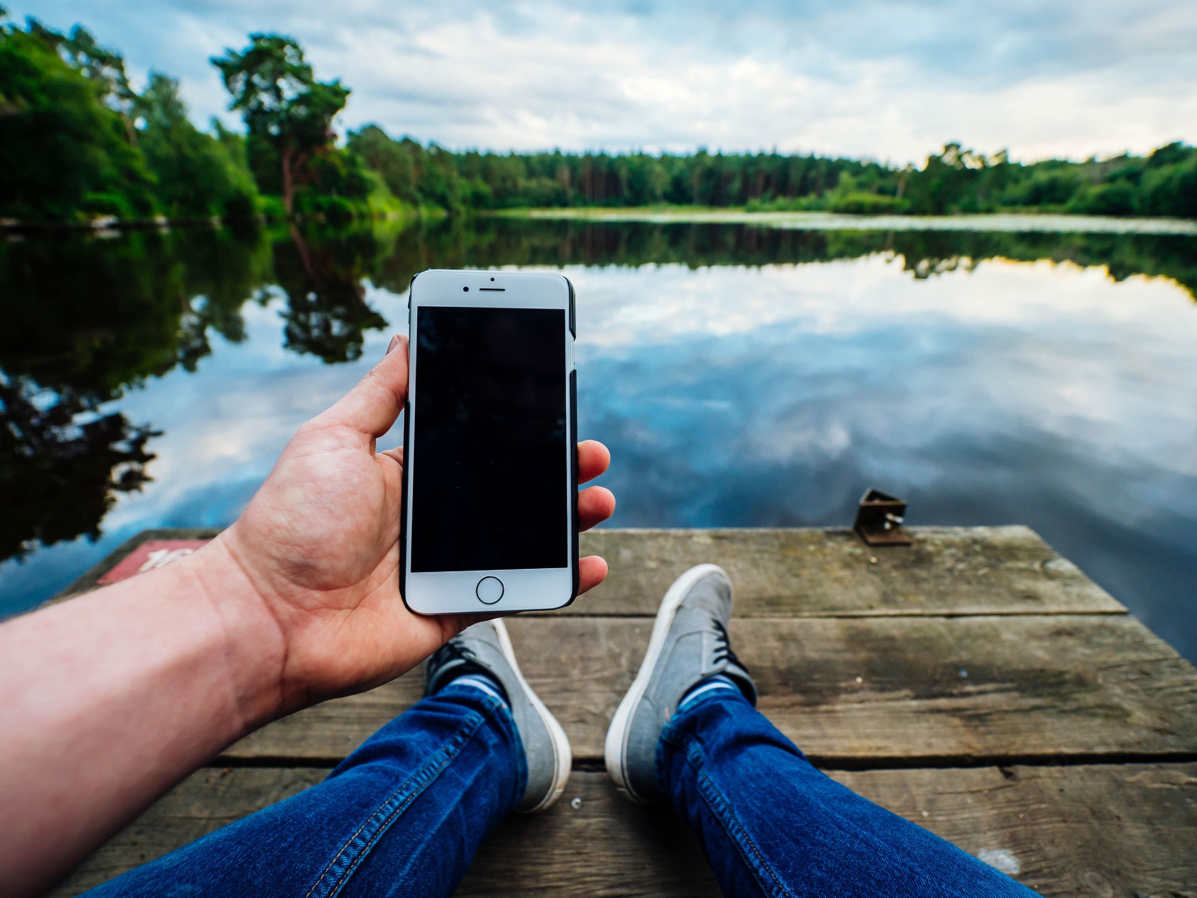 Smartphone Selalu Aman Selama Liburan dengan Mengikuti Tips Berikut!