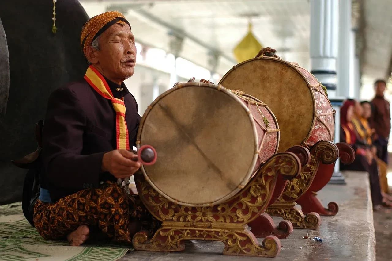 16 Alat Musik Tradisional Bali yang Unik dan Cara Memainkannya