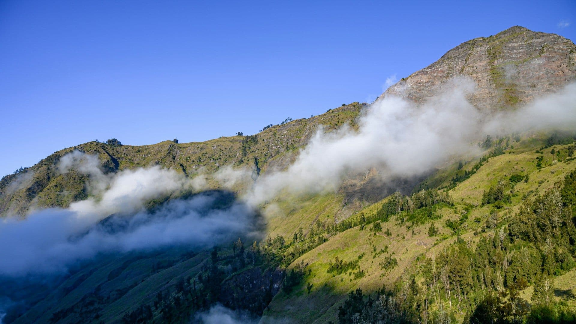 10 Highest Mountains in Indonesia: A Must-Visit for Hikers!