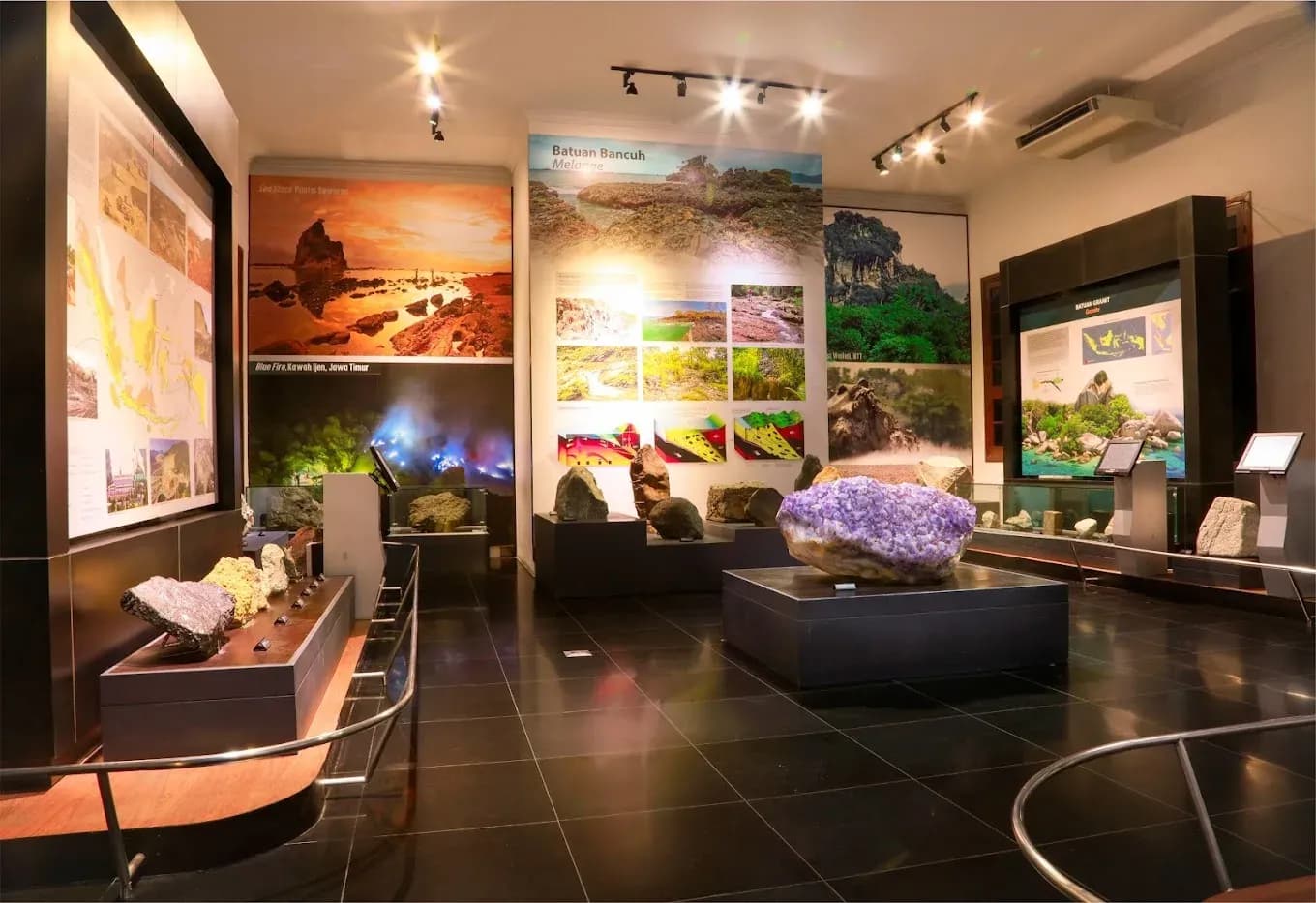 18 Lokasi Wisata Sejarah Bandung yang Keren dan Edukasional