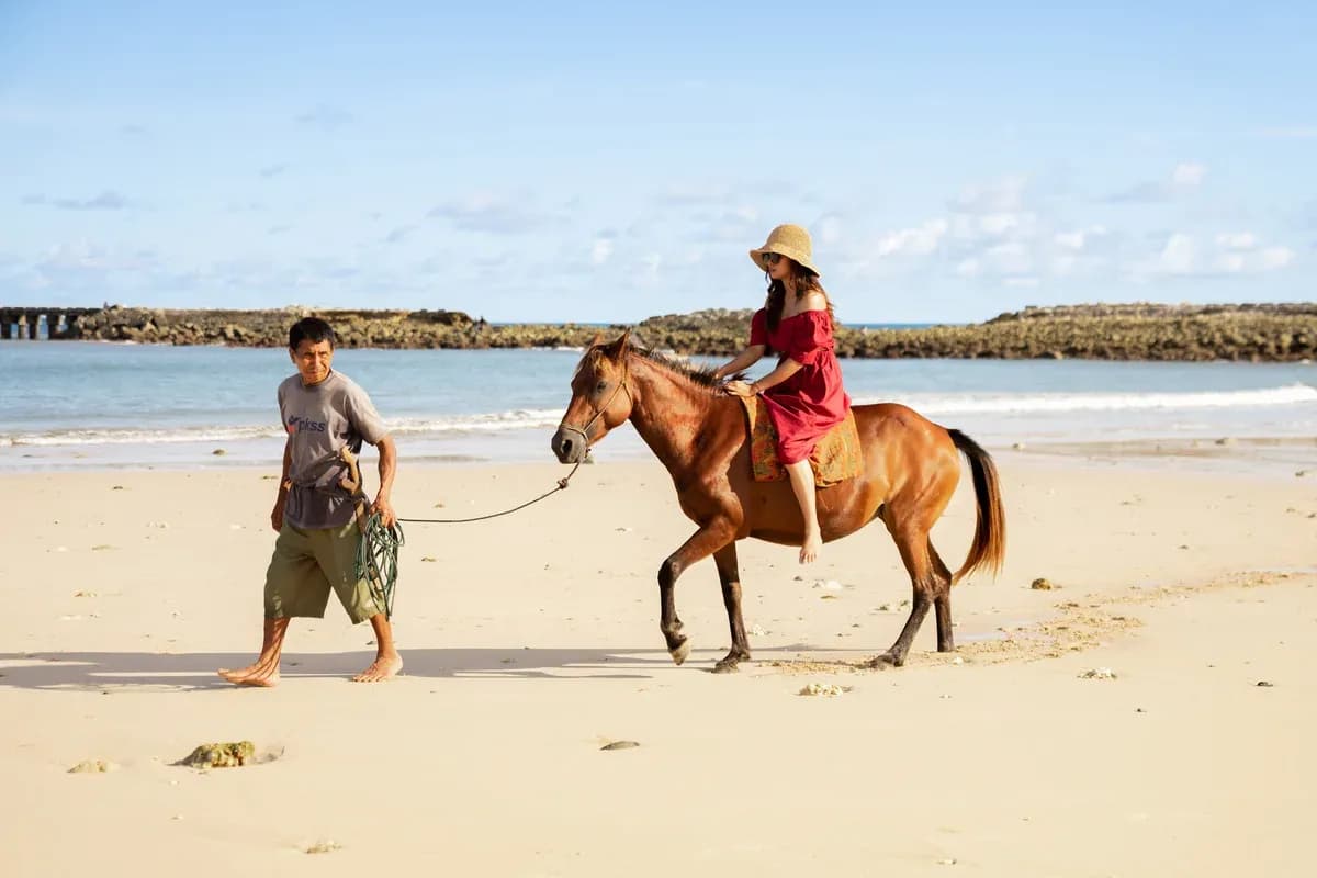 13 Pantai Instagramable Indonesia yang Paling Kece