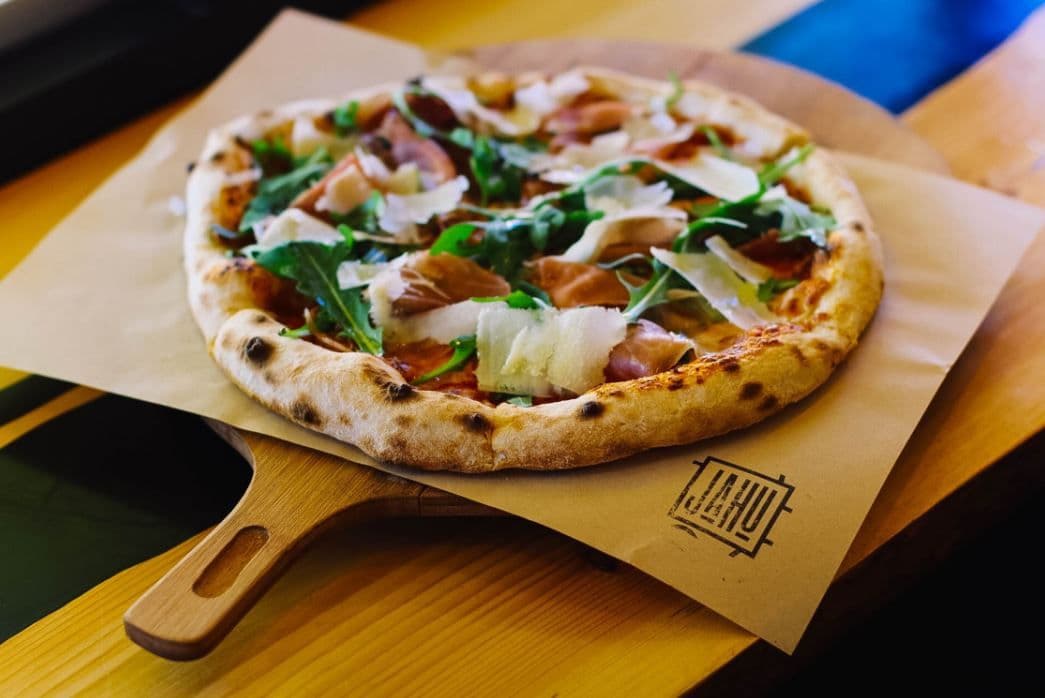 Tidak Selalu Berbentuk Bulat, Ini Dia 6 Bentuk Pizza Terunik di Dunia