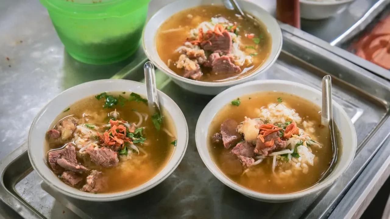 Soto Triwindu: Kuliner Legendaris Solo yang Bikin Rindu