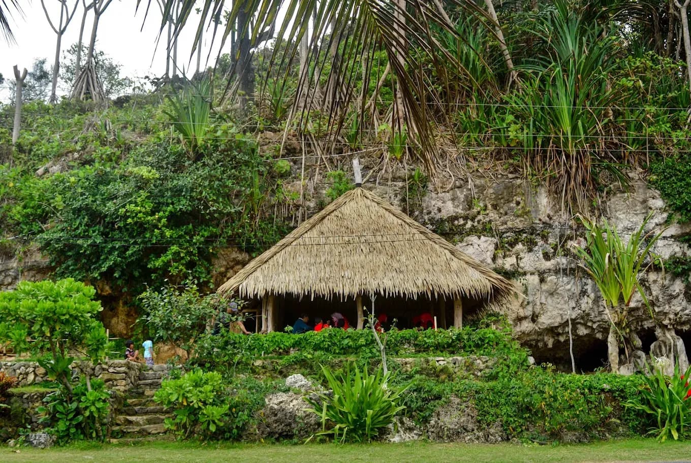 Tropical Warung, Tempat Makan Lobster Viral di Pangandaran