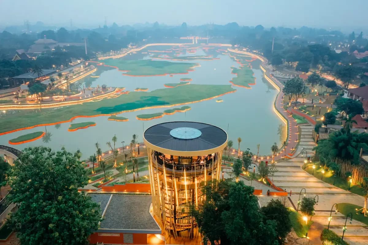 10 Pilihan Tempat Wisata Malam Jakarta Timur yang Menarik