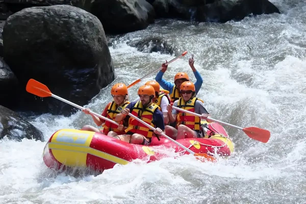 4 Wisata Arung Jeram di Pemalang Paling Memacu Adrenalin